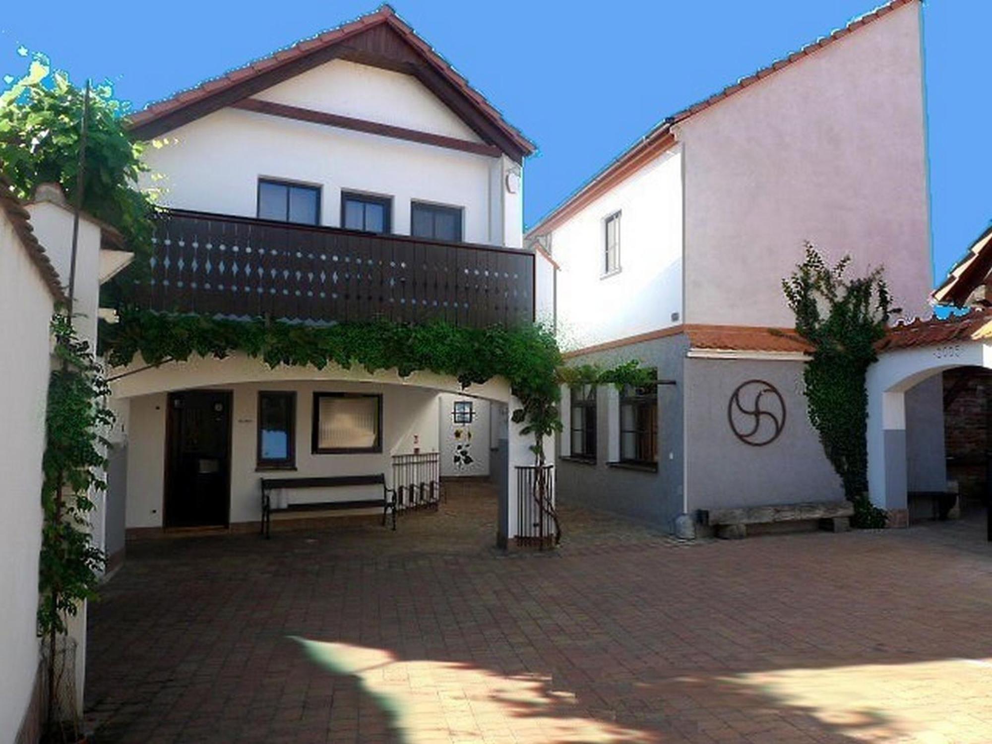 Pension Cerny Jezdec Lednice Extérieur photo