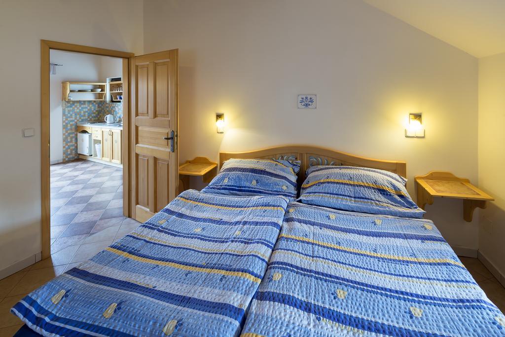 Pension Cerny Jezdec Lednice Extérieur photo